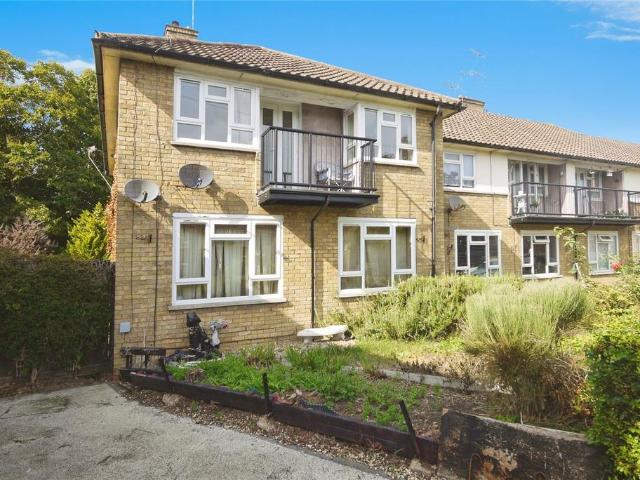 Flat for sale in Hutton, Navestock Side