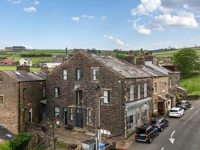 Flat for sale in Wadsworth, Pecket Well