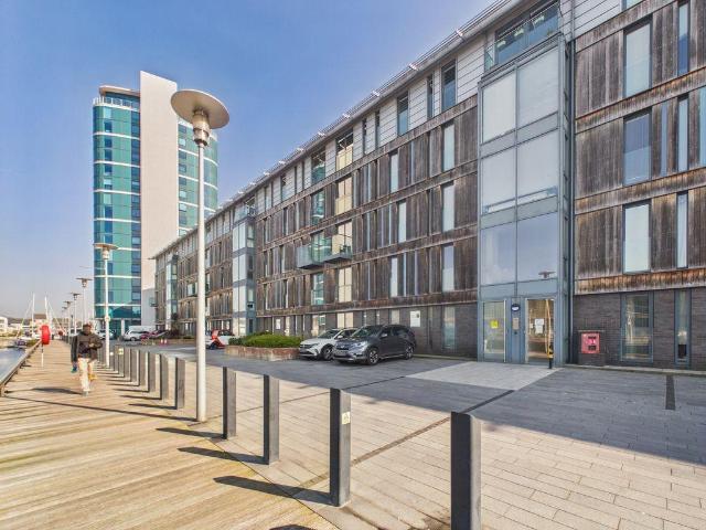 Flat for sale in Brompton, Gillingham