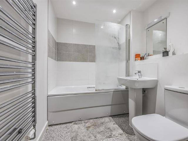 Flat for sale in Kingston, Fratton