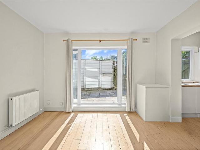 Flat for sale in London Borough of Southwark, Greater London