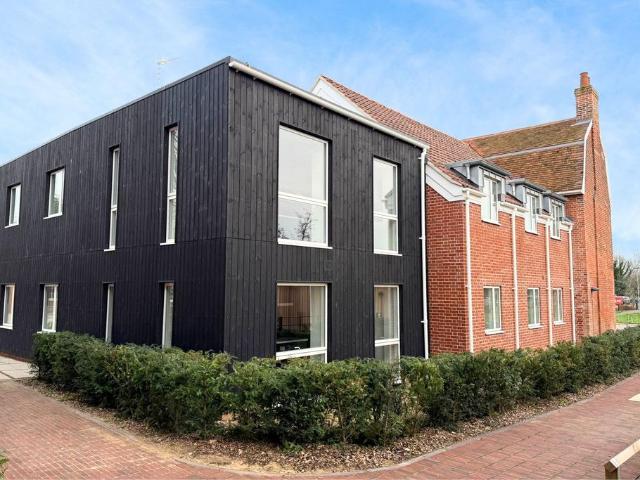 Flat for sale in Chelmondiston, Suffolk