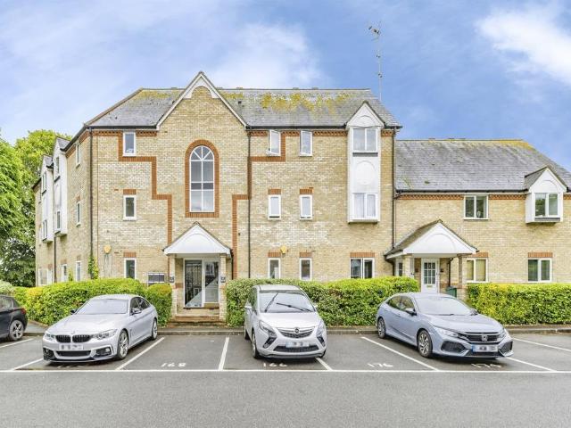 Flat for sale in North Watford
