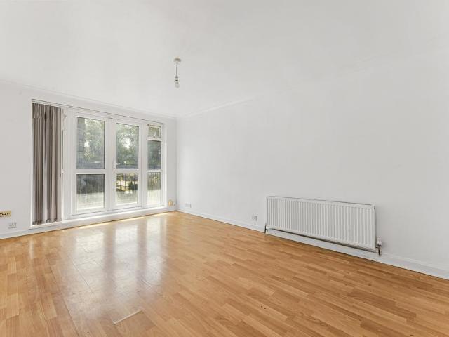 Flat for sale in Homerton, Greater London