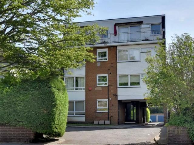 Flat for sale in Horn Park, Greater London