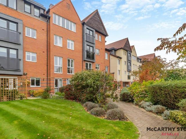Flat for sale in Meols Cop, Southport