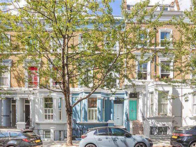 Flat for sale in North Kensington, Greater London