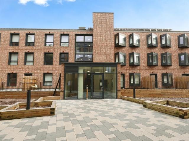 Flat for sale in Castlefield, Cressex