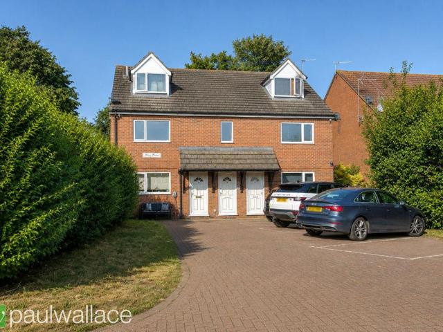 Flat for sale in Broxbourne, Hertfordshire