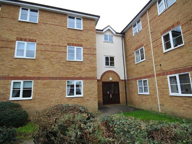 Flat for sale in King's Walden, Hertfordshire