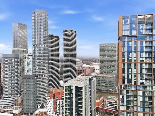 Flat for sale in Isle Of Dogs, Greater London