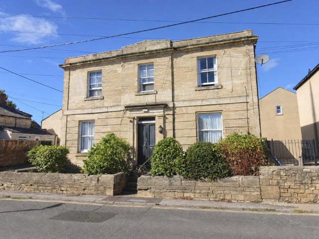 Flat for sale in Trowbridge