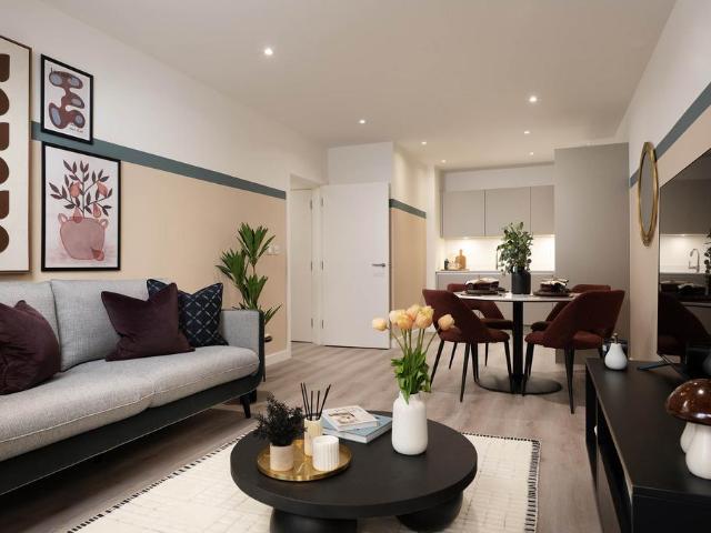 Flat for sale in London Borough of Hounslow, Strand