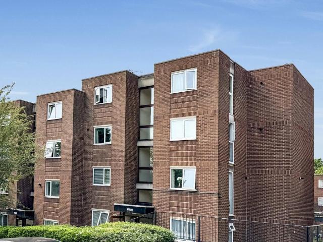 Flat for sale in Bexley, Greater London