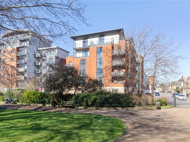 Flat for sale in Leyton, Greater London