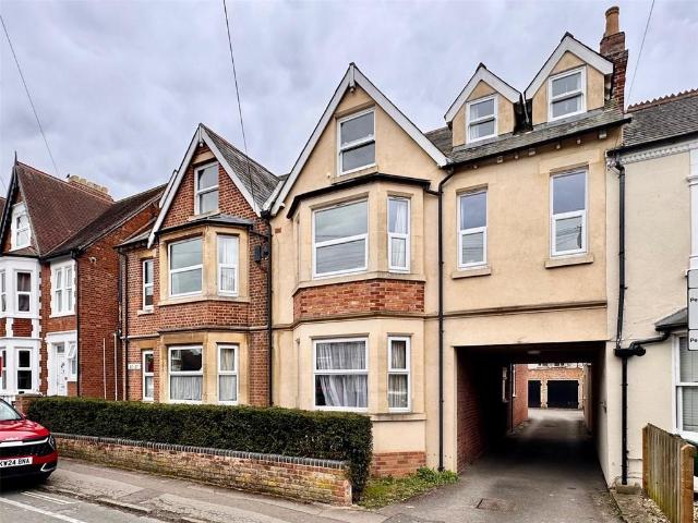 Flat for sale in Robin Hood, The Slade