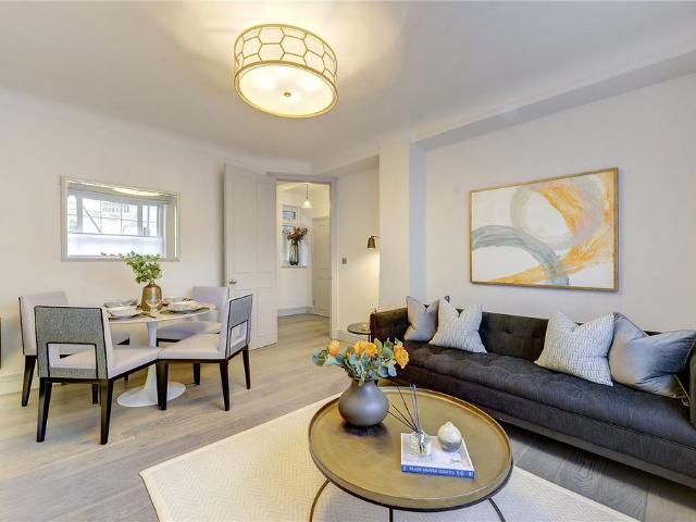 Flat for sale in Notting Hill, Greater London