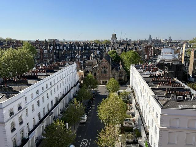 Flat for sale in Brook Green, Greater London