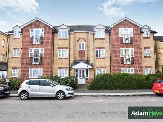 Flat for sale in North Finchley, Isle Of Man