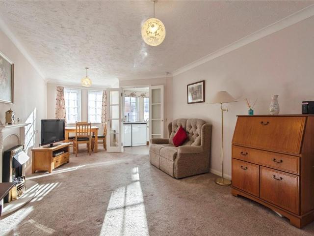 Flat for sale in Norton, King's Walden