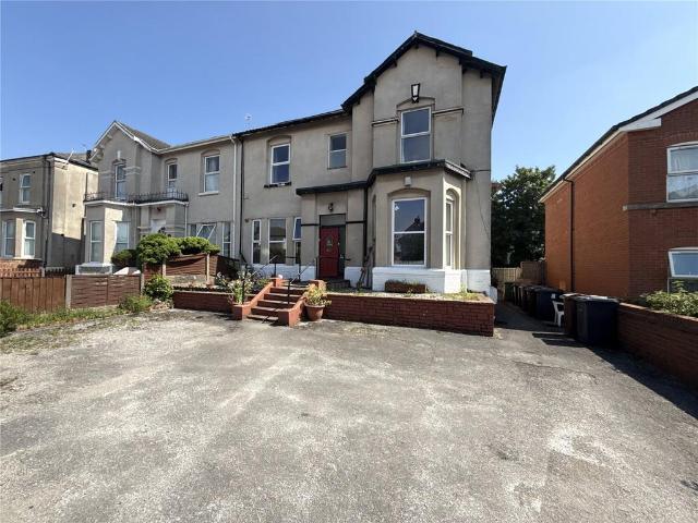 Flat for sale in Southport, Sefton