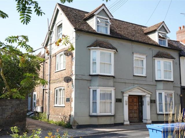 Flat for sale in Chedburgh, Suffolk