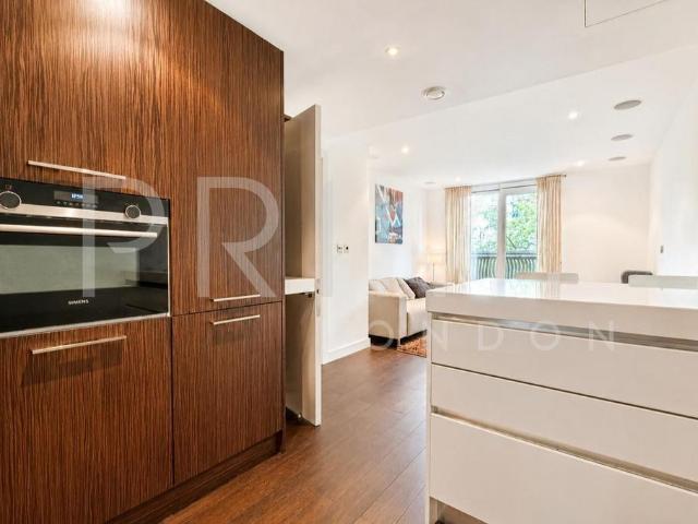 Flat for sale in Pimlico, Greater London