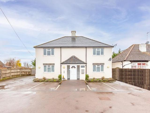 Flat for sale in Leighton-Linslade, Leighton Buzzard