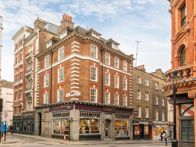 Flat for sale in Covent Garden, Greater London