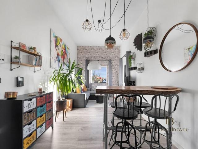Flat for sale in Willesden Green, Greater London