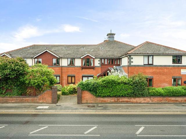 Flat for sale in Pangbourne, West Berkshire