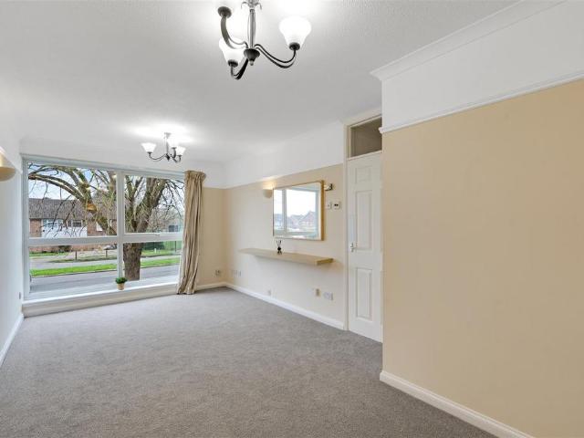 Flat for sale in Ashford Common, Spelthorne
