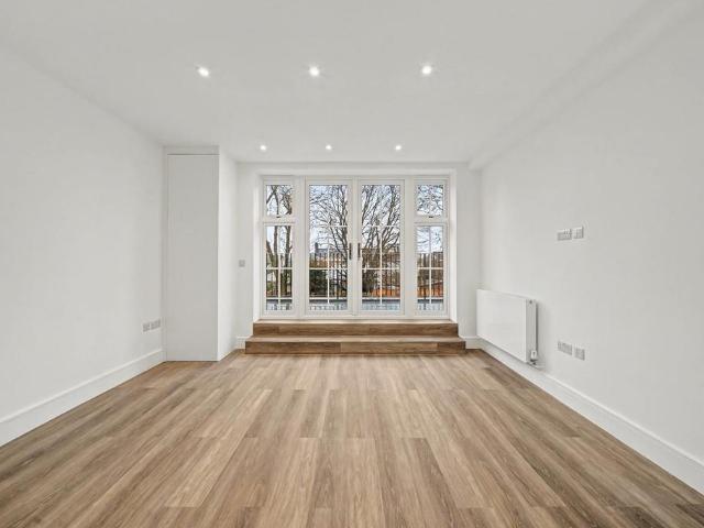 Flat for sale in Cockfosters, Isle Of Man