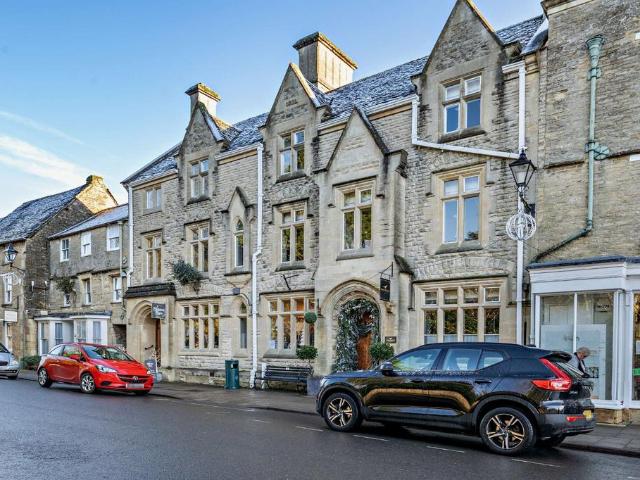 Flat for sale in Fairford, Fossebridge
