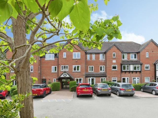 Flat for sale in Tiddington, Alderminster