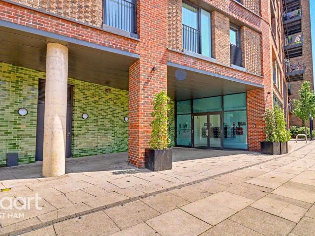 Flat for sale in Plashet, Greater London