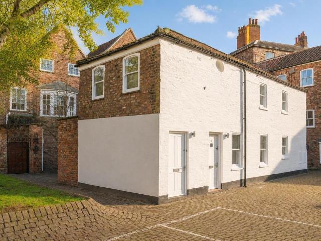 Flat for sale in Fishergate, High Field