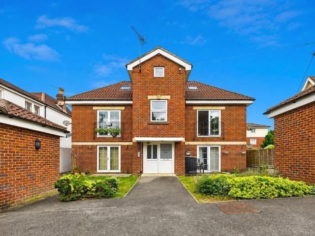 Flat for sale in Helford, Hampshire