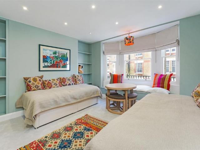 Flat for sale in Chelsea, Greater London