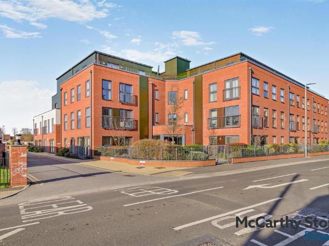 Flat for sale in Bridgwater, Somerset