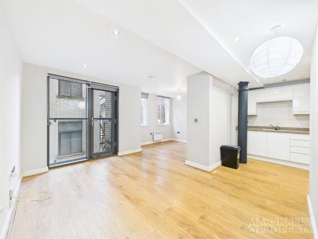 Flat for sale in Calderstones