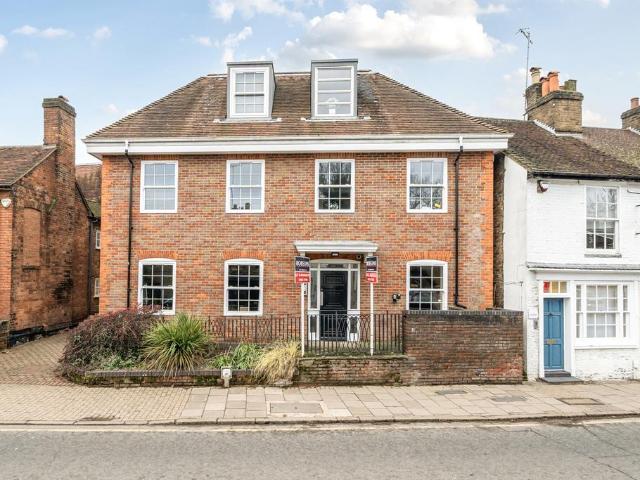 Flat for sale in Batchworth