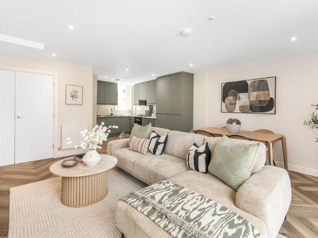 Flat for sale in London Borough of Lewisham, Lower Sydenham