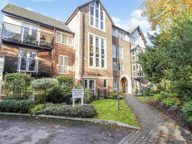 Flat for sale in Trafford Park, Greater Manchester