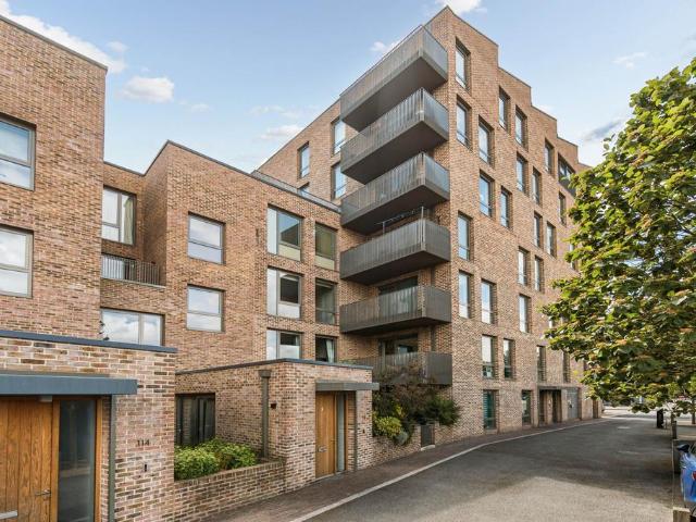 Flat for sale in London Borough of Hounslow, Isle Of Man