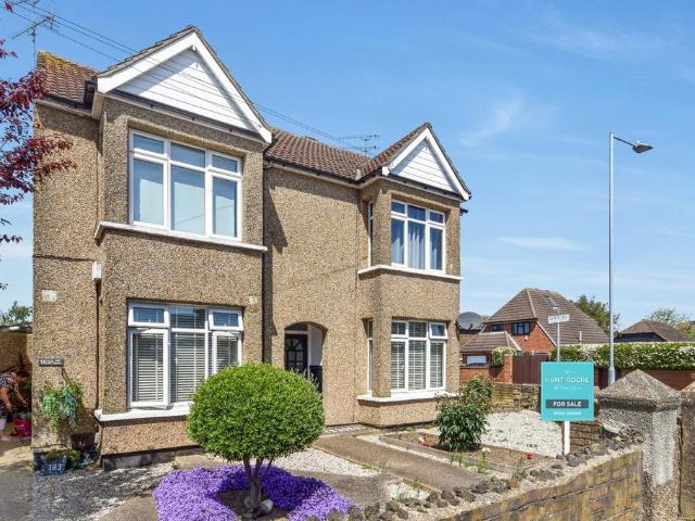Flat for sale in North Shoebury, Alton Barnes
