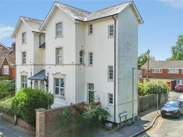 Flat for sale in Whitley, Reading