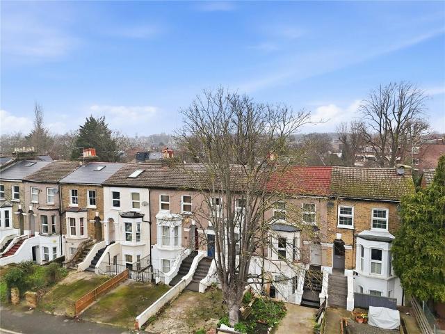 Flat for sale in Leytonstone, Greater London