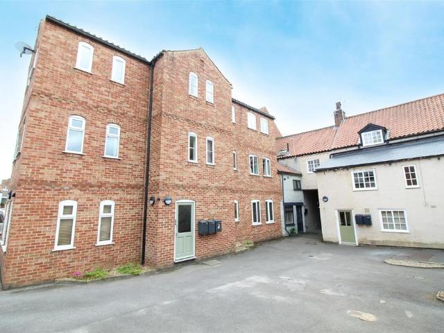 Flat for sale in Ripon, North Yorkshire