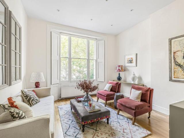 Flat for sale in Kensal Town, Bayswater